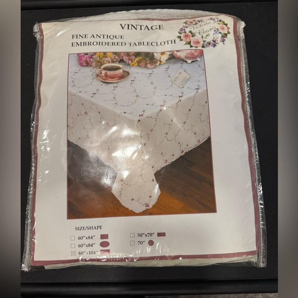 Victoria Classics Vintage Embroidered Tablecloth Fine Antique Beige/Rose 60x104